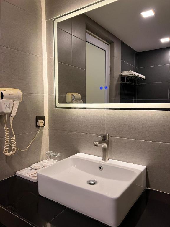 The Landmark Hotel Batu Pahat Eksteriør billede